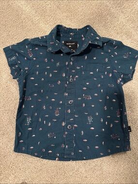 Quiksilver Boys' Navy Short-Sleeve Button-Up Shirt with Red Accent Print